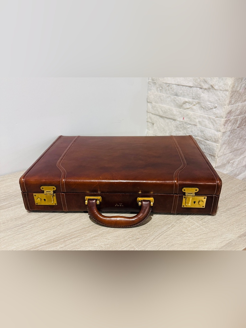Vintage Italian Brown Leather Attache Briefcase Case Hard Gold Hardware Key